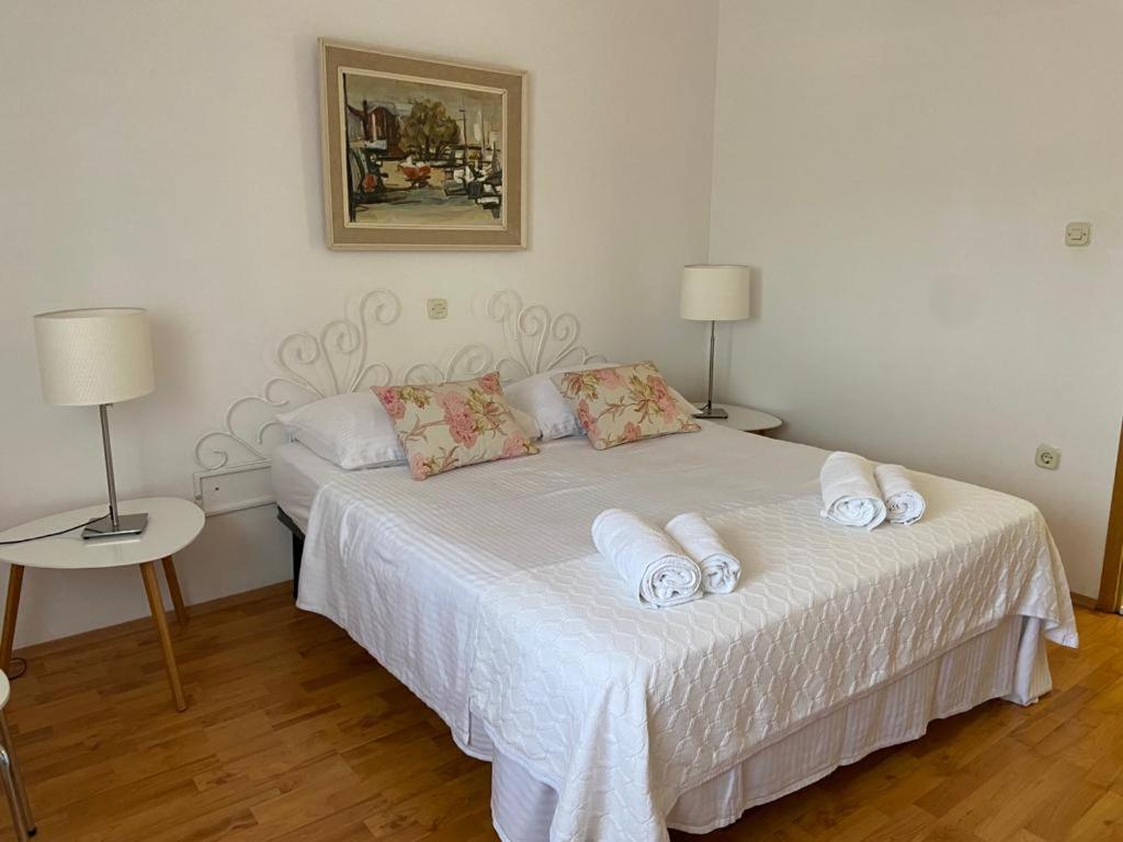 Apartment In Maslinica 70M From The Sea Dış mekan fotoğraf