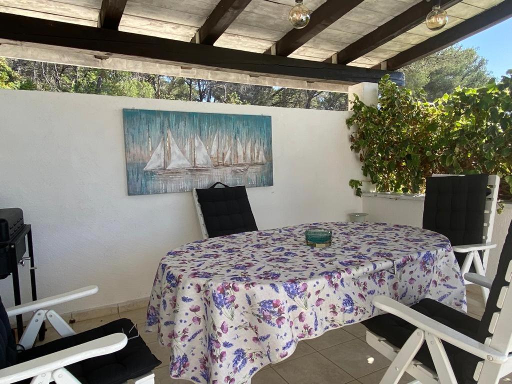 Apartment In Maslinica 70M From The Sea Dış mekan fotoğraf