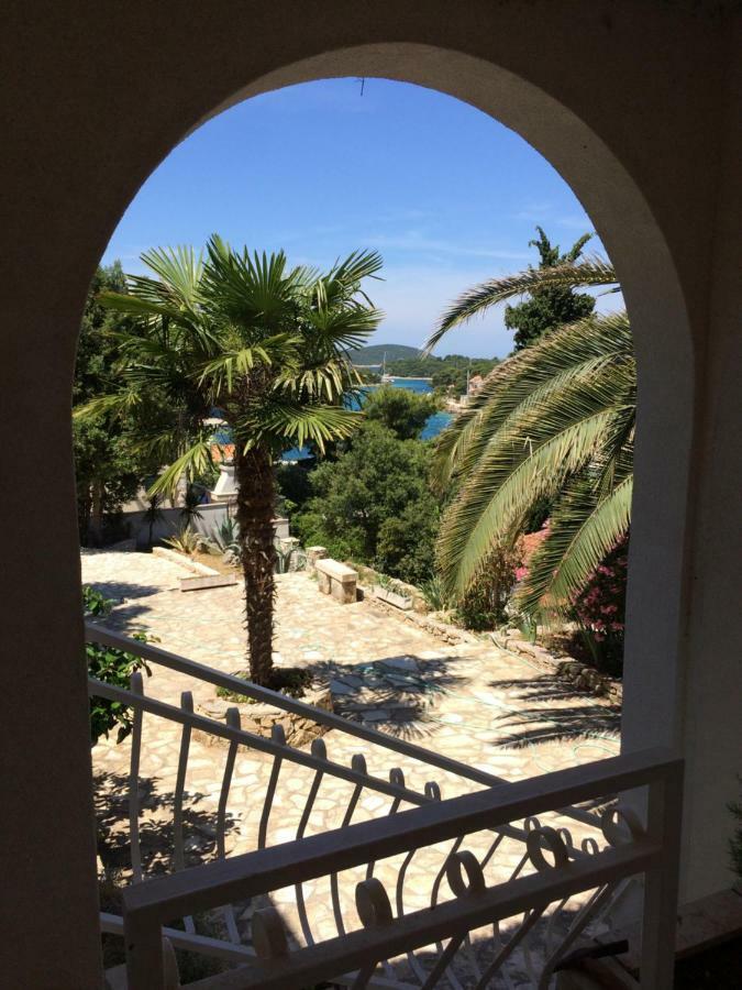 Apartment In Maslinica 70M From The Sea Dış mekan fotoğraf