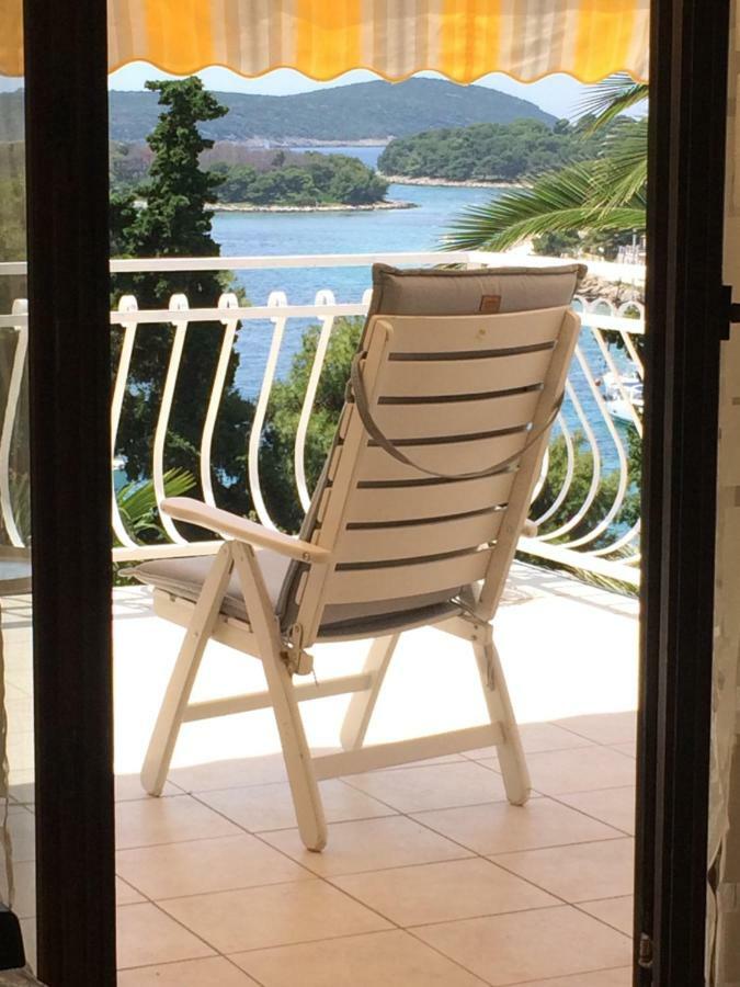 Apartment In Maslinica 70M From The Sea Dış mekan fotoğraf