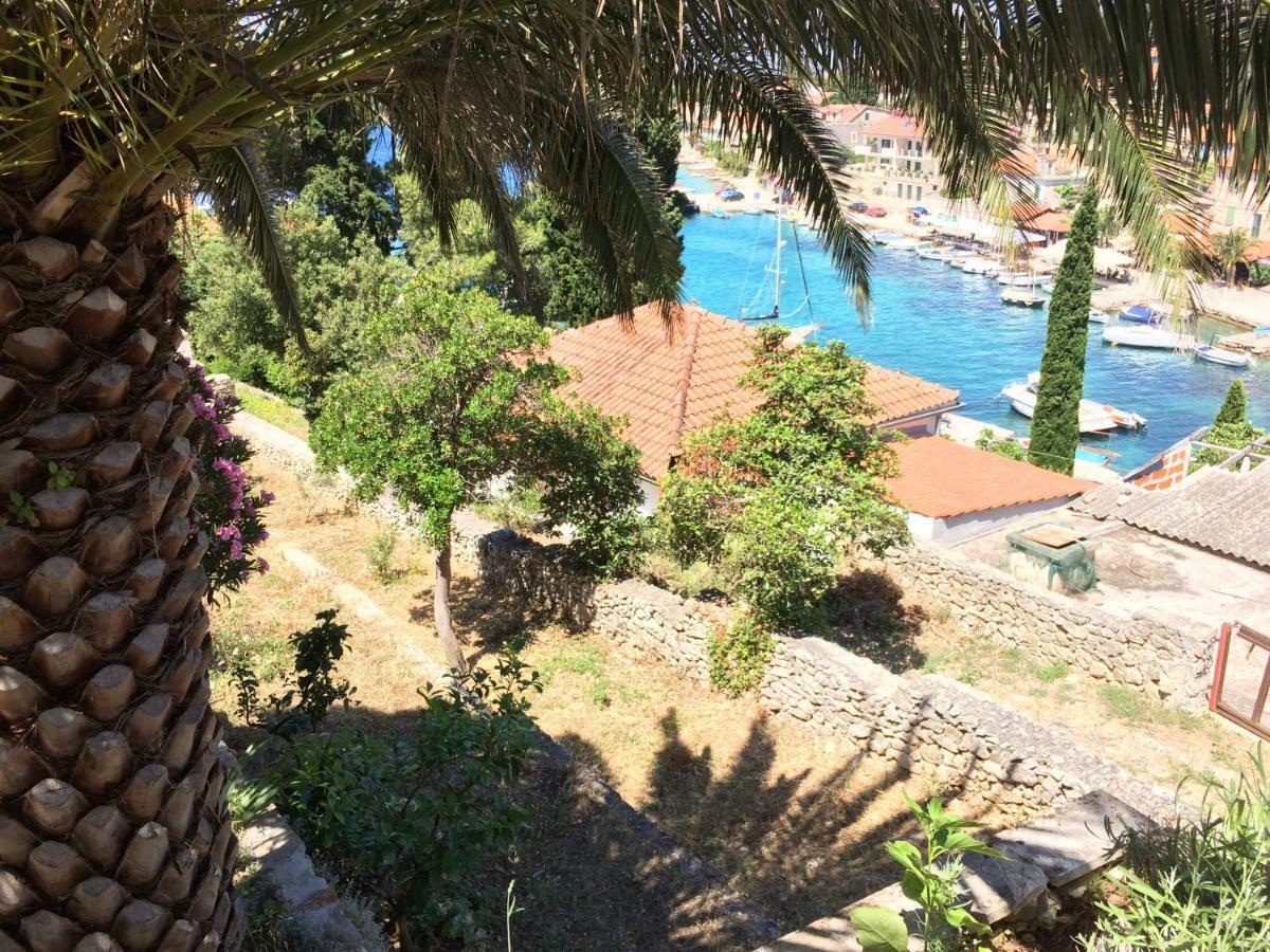 Apartment In Maslinica 70M From The Sea Dış mekan fotoğraf